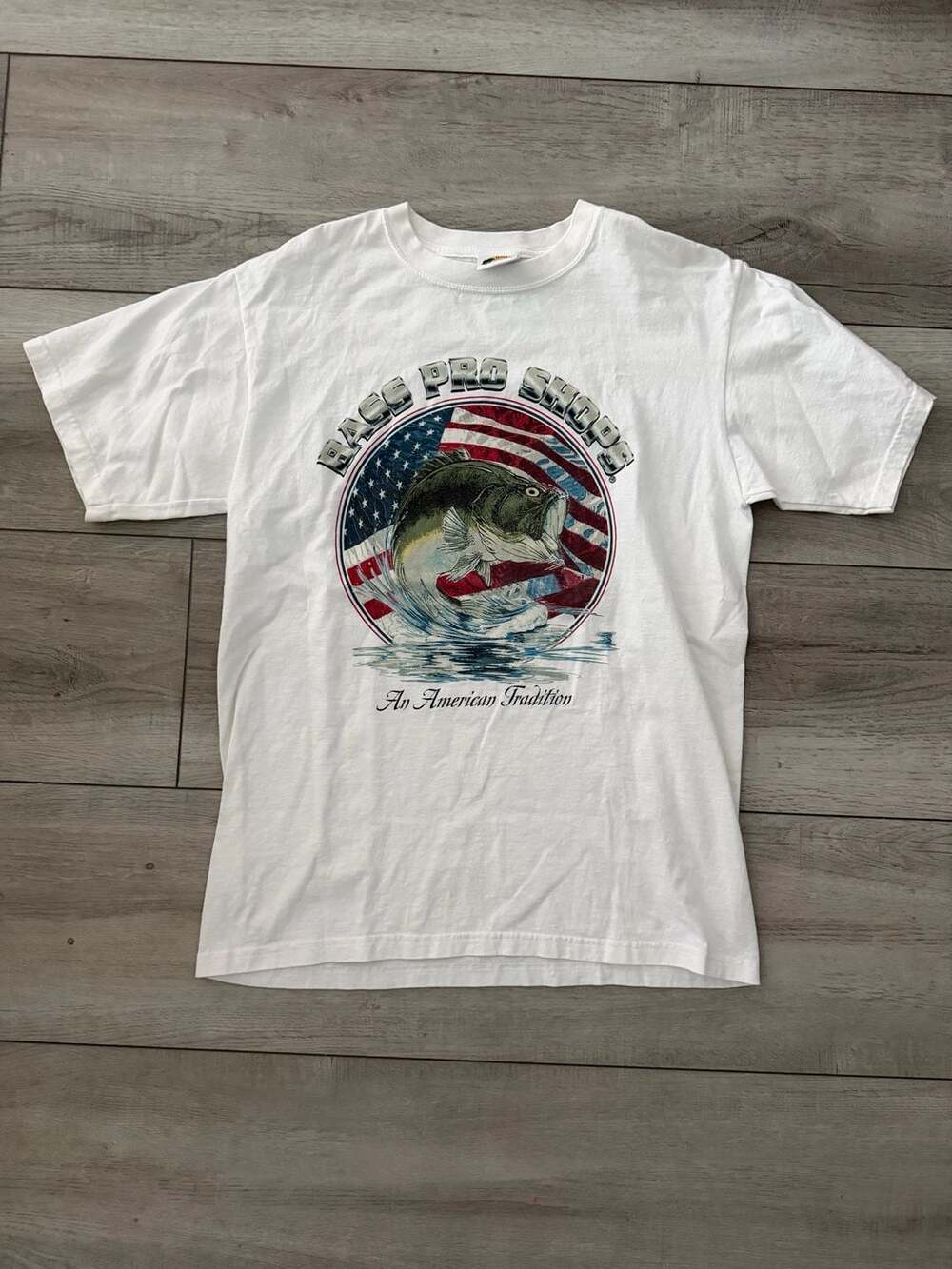 Vintage Y2K Bass Pro Shops An American Tradition T-Shirt Size M White Graphic